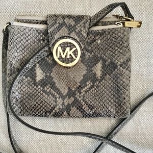 🔥🔥🔥Michael Kors Fulton Snakeskin Crossbody